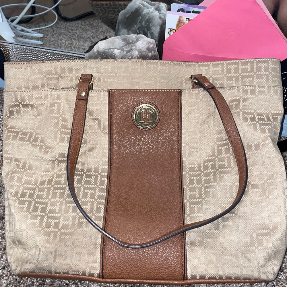 Handbag 👜 with a slight imperfection